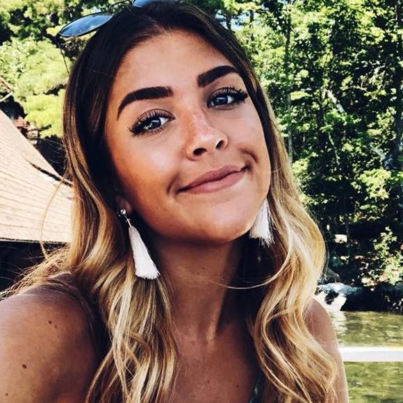 Meet your Posher, Elizabeth - Picture 1 of 1